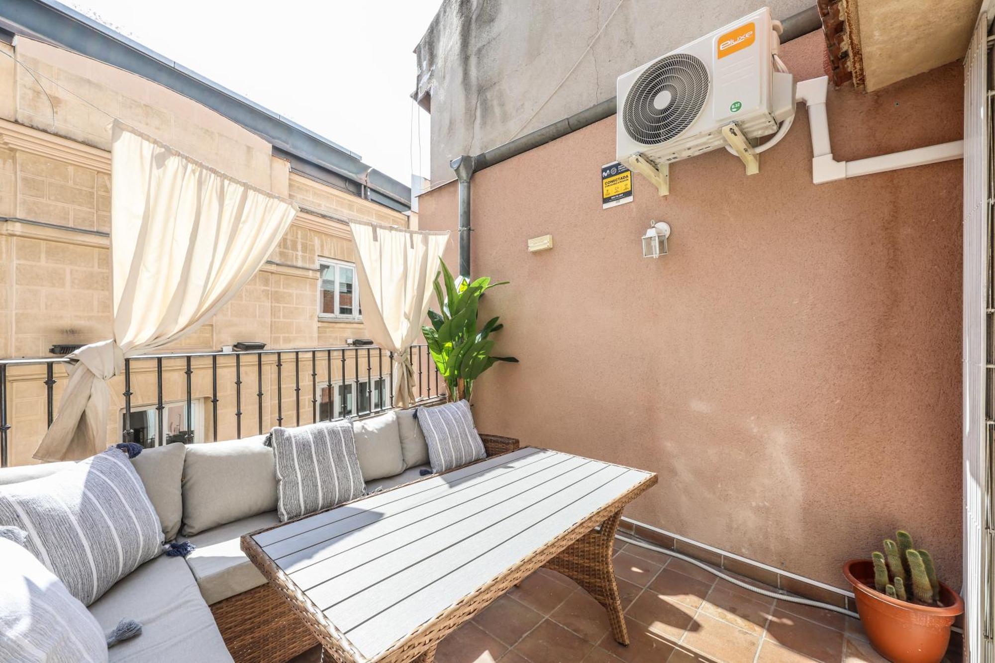 Top Gran Via Houses Madrid Exterior photo